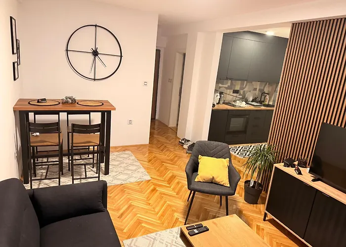 Kralj Petar I Апартаменты Нови-Сад